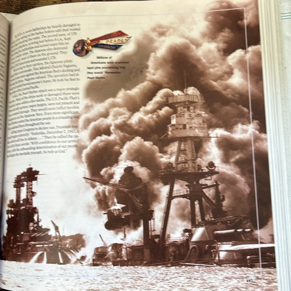 Reader’s Digest “Our Glorious Century” Coffee Table Book - Picture 11 of 13